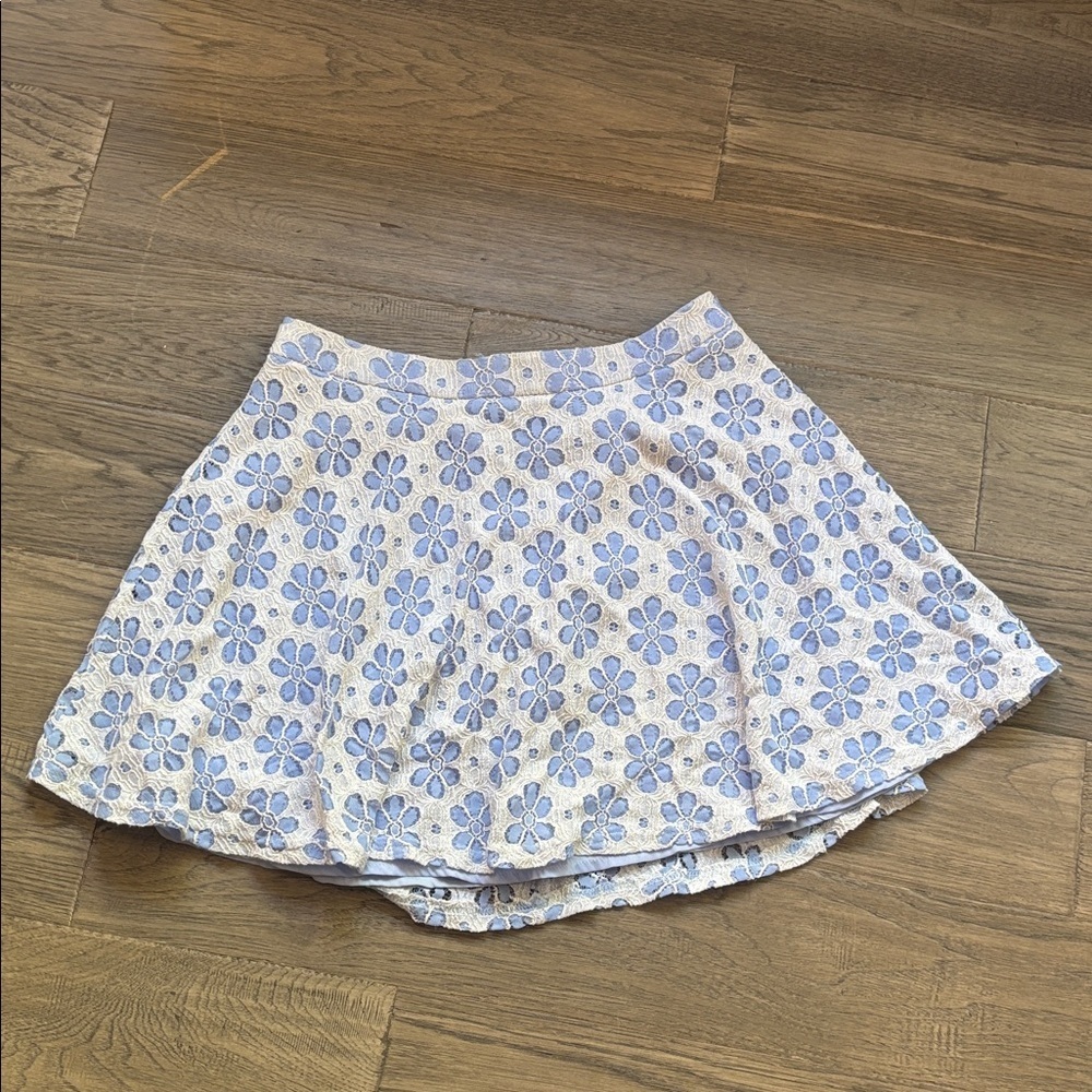Tobi | Light Blue And White Lace Floral Skirt Size Medium
